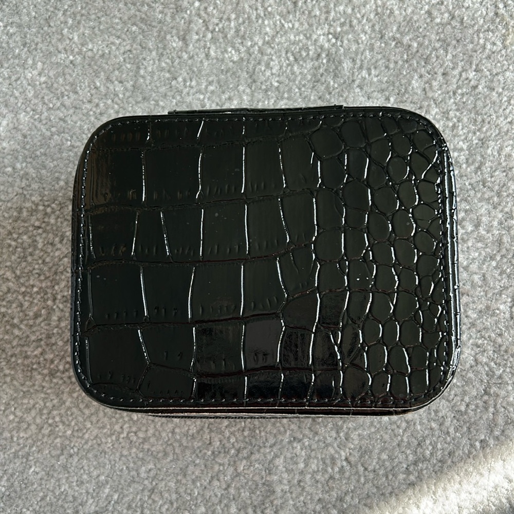 Black Croc Faux Leather Travel Jewelry Case Z Gallerie EUC